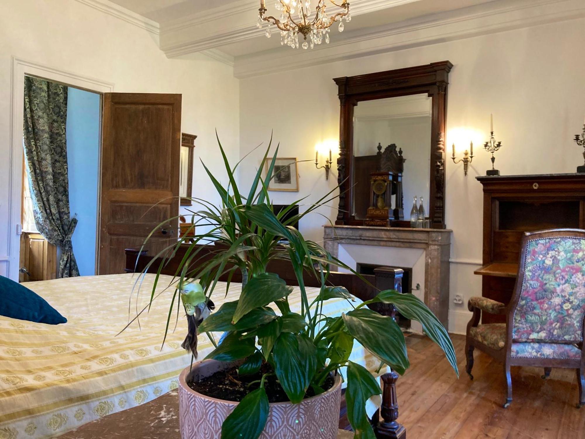 Chateau Isigny, Ideal Pour Les Familles Avec Enfants Et Les Animaux De Compagnie, Situe A Proximite Du Mont Saint-Michel Екстериор снимка